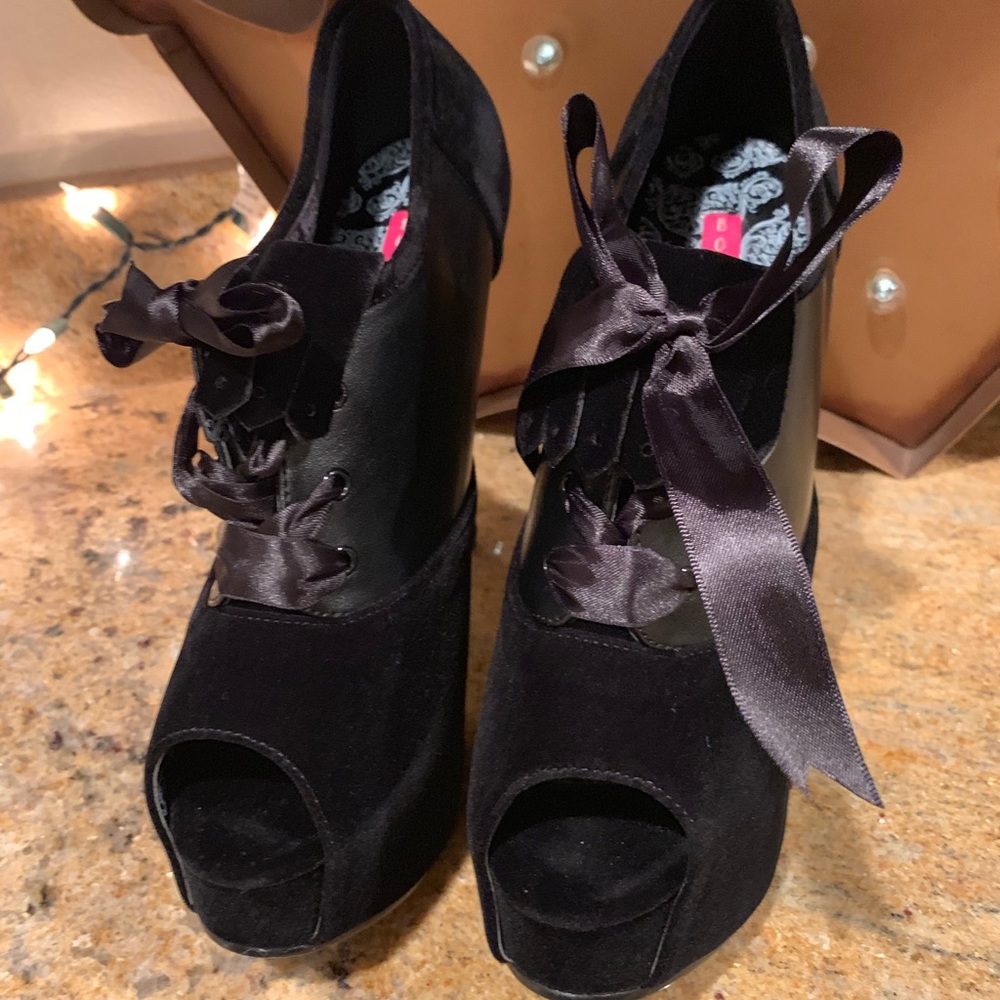 Bordello Heel